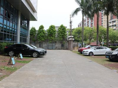 润东方环保空调冷风机厂家销售部室外停车场
